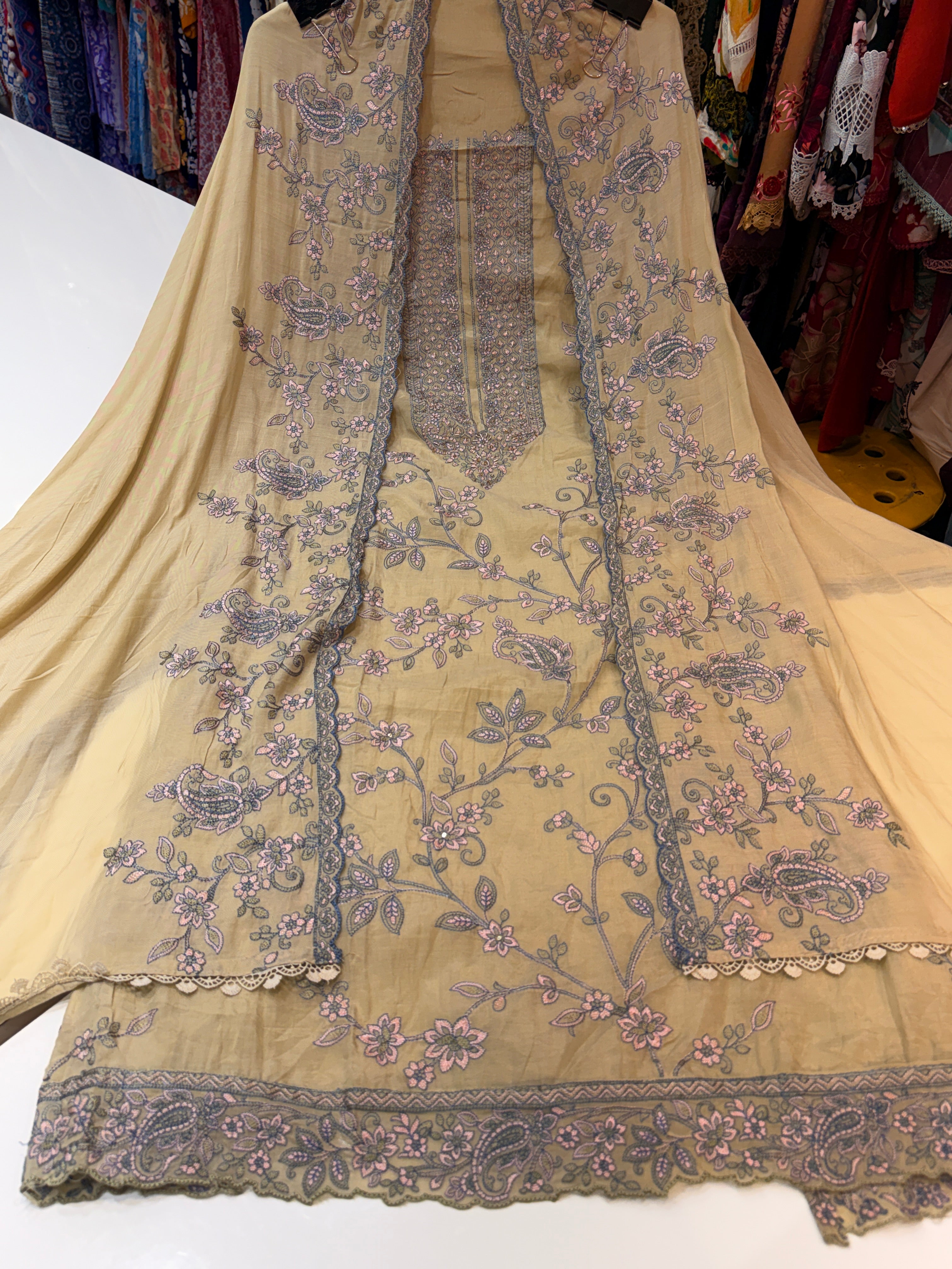 Product code:-(2001)Pure mul chanderi with heavy Kashmiri work