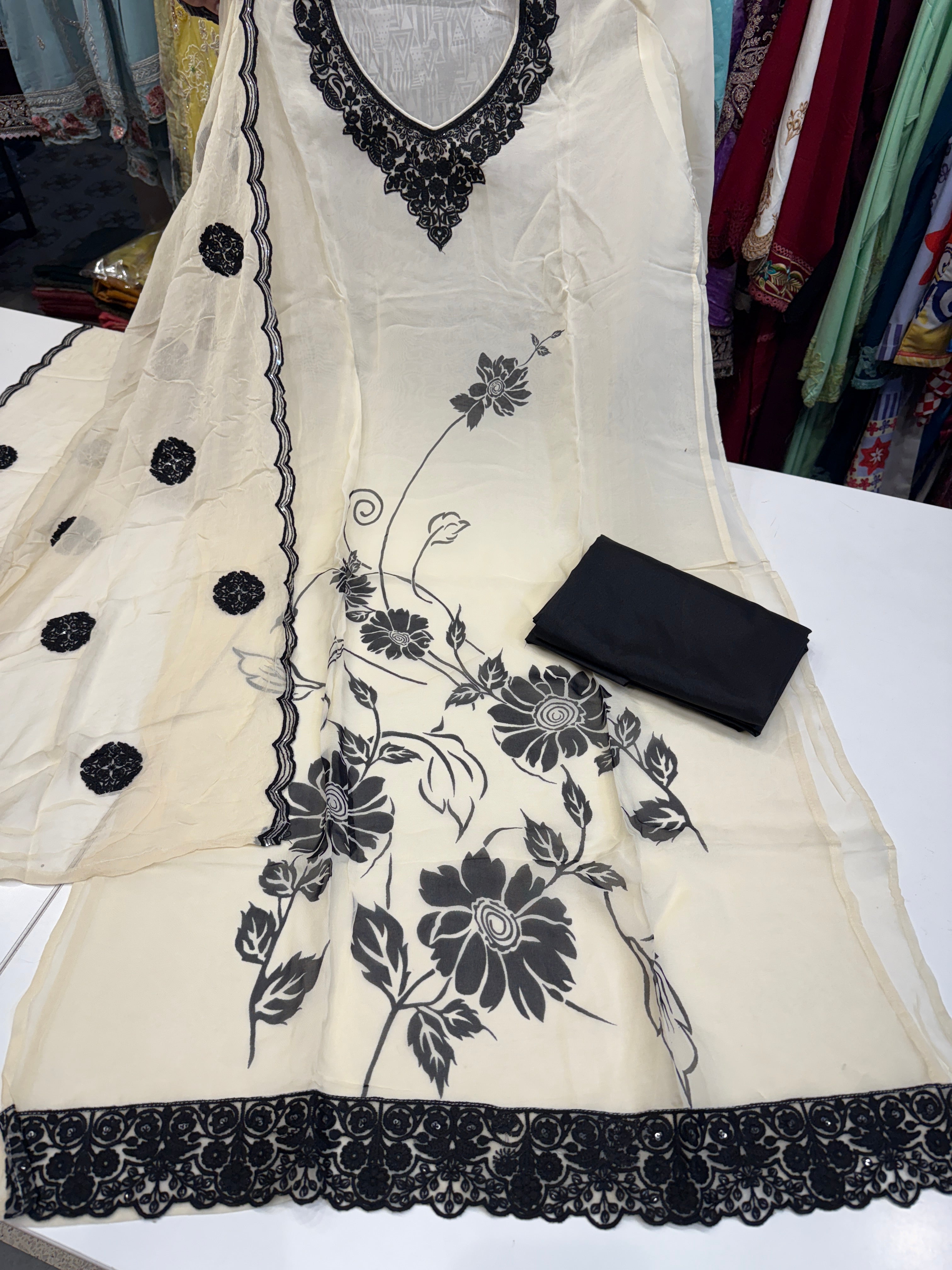 Organza Suit SALE🔥