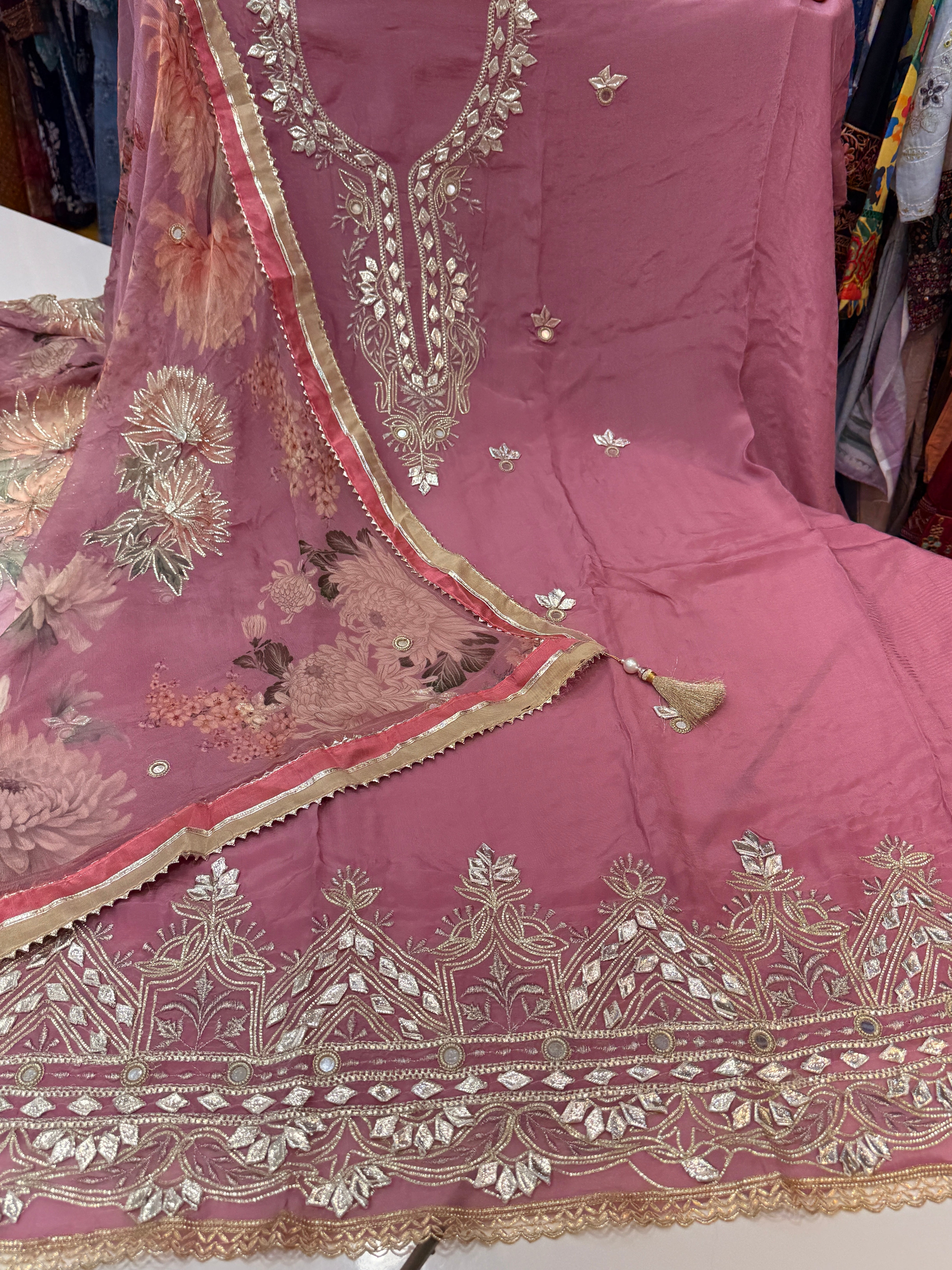 Product code 🏷️ (PG2202) Pure Glass GOTAPATTI Suit