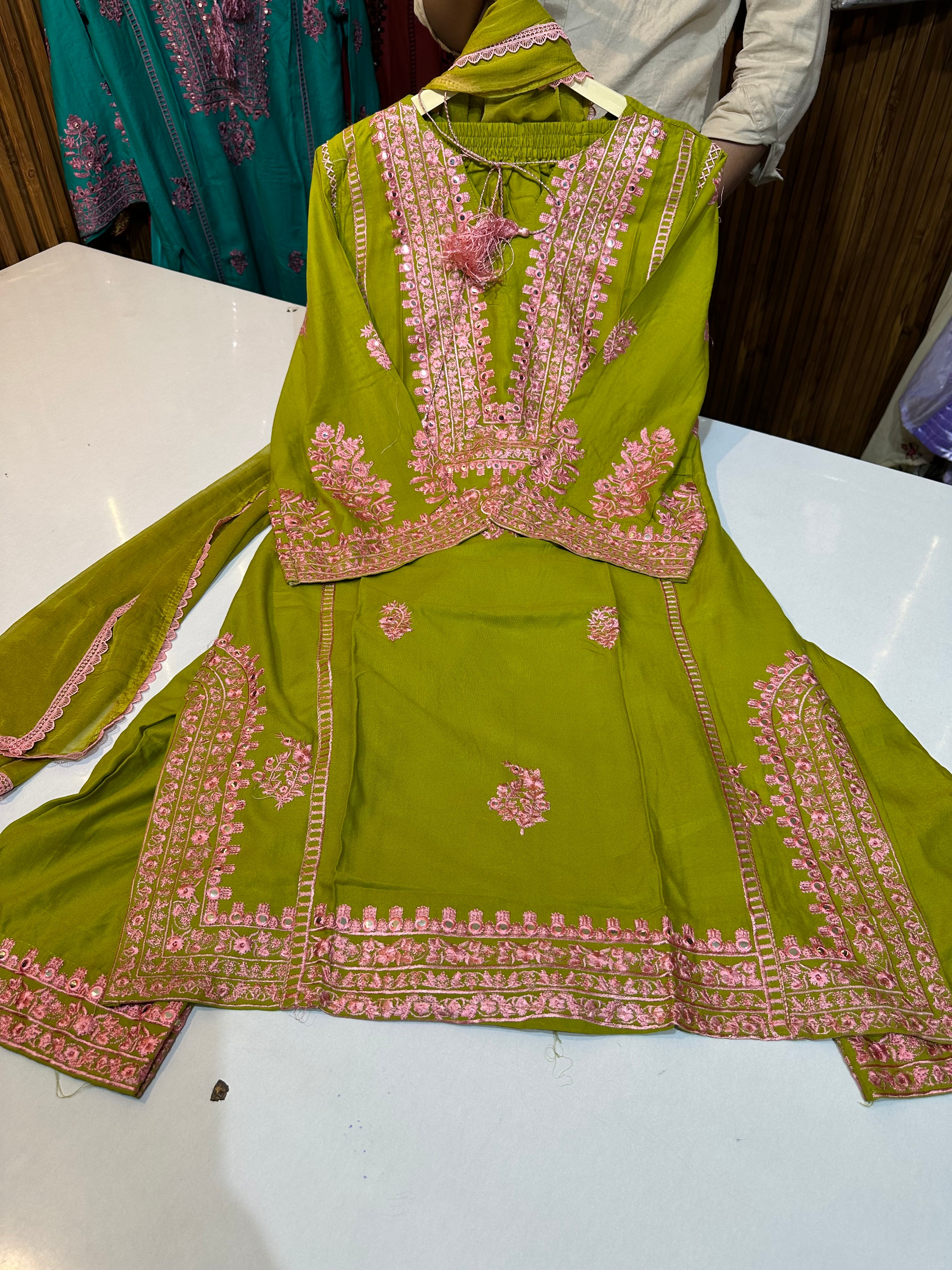 Rayon Karachi viral design