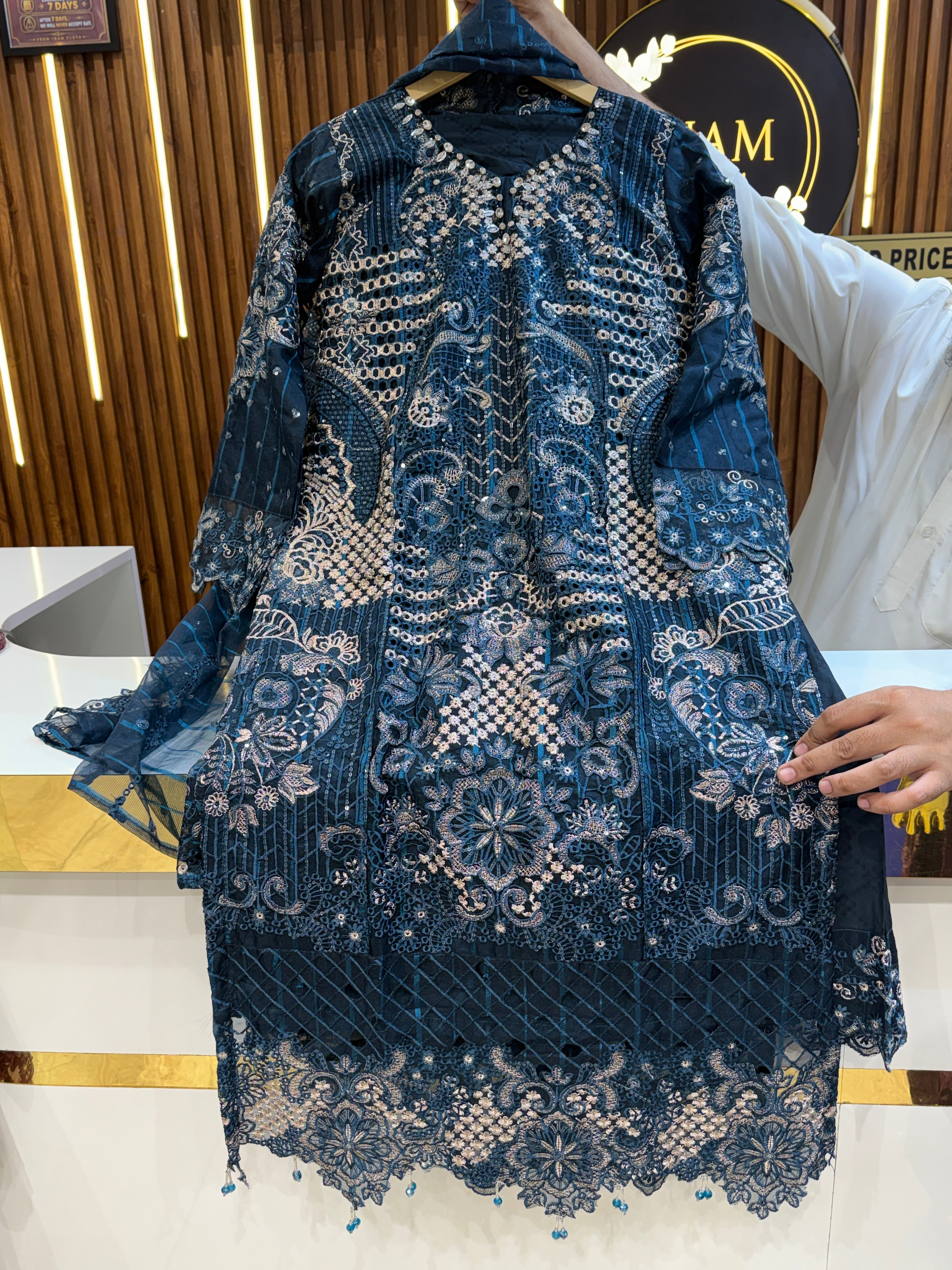 Product code🏷️ (DK3001) Designer Karachi suit