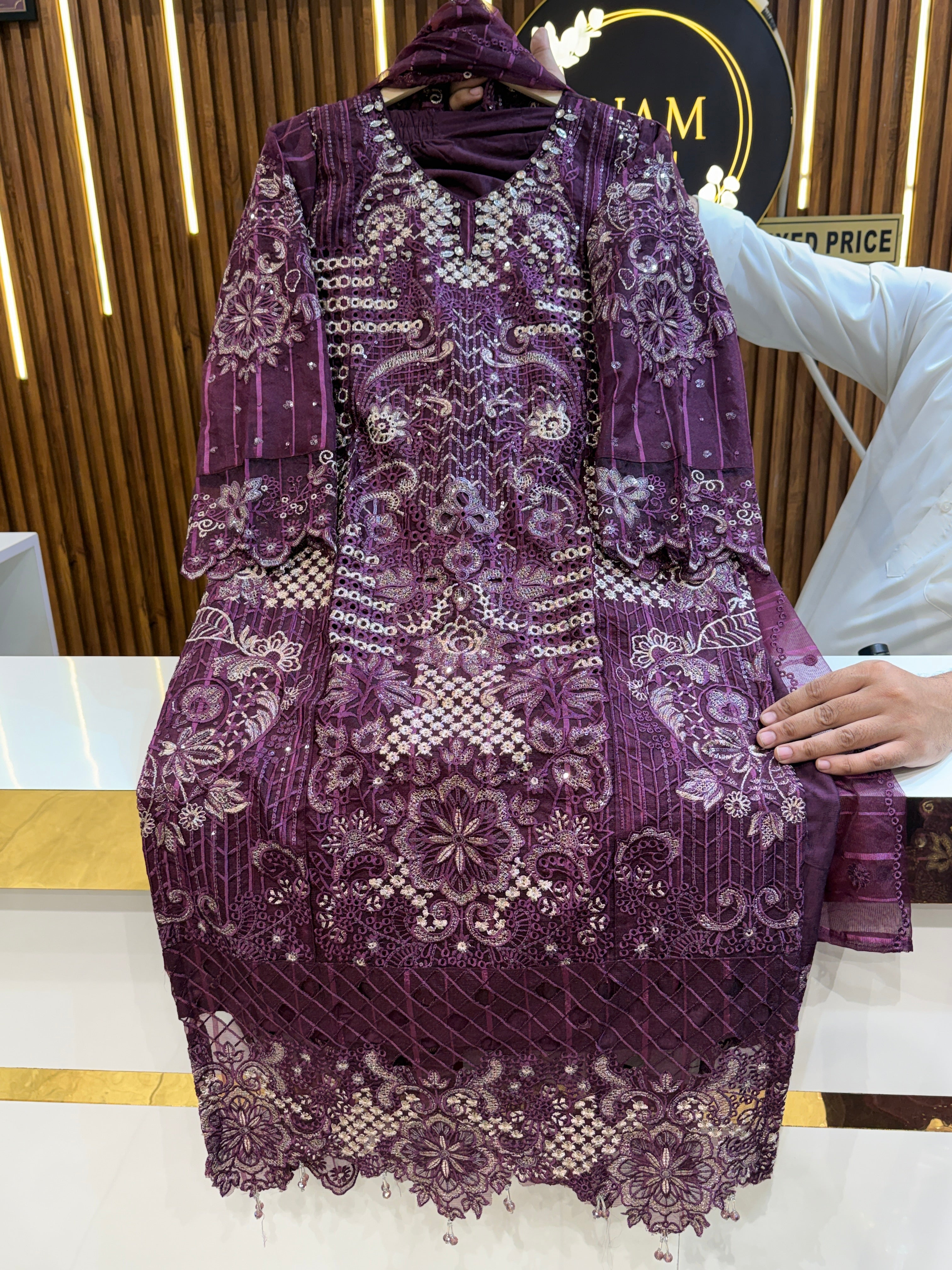 Product code🏷️ (DK3001) Designer Karachi suit