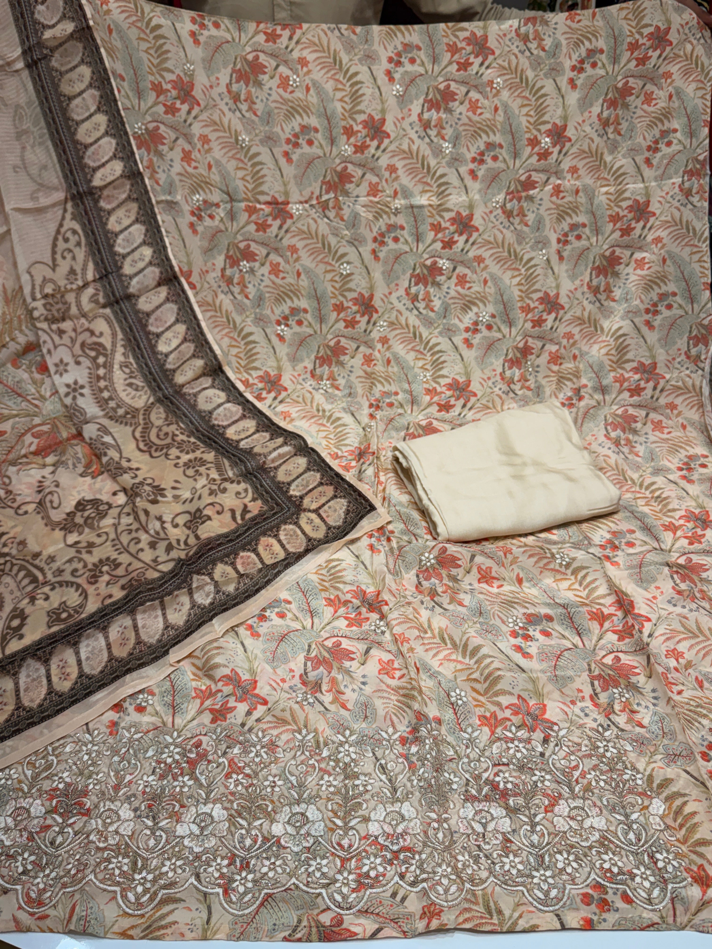🏷️Product code:- (crape)Pure natural crape with heavy elegance Daman work & digital print