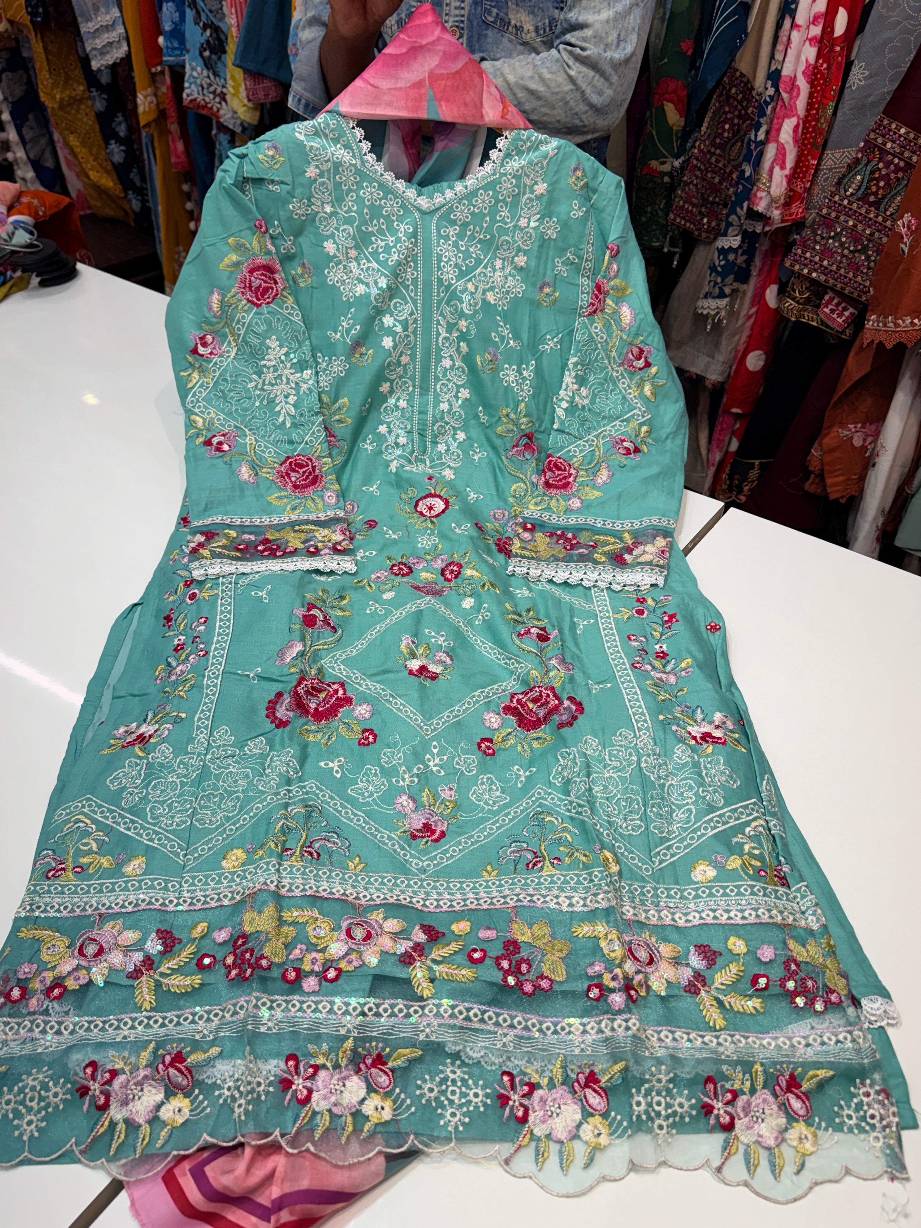 🏷️Stock clearance sale Pure cotton with heavy embroidery & cotton printed dupatta