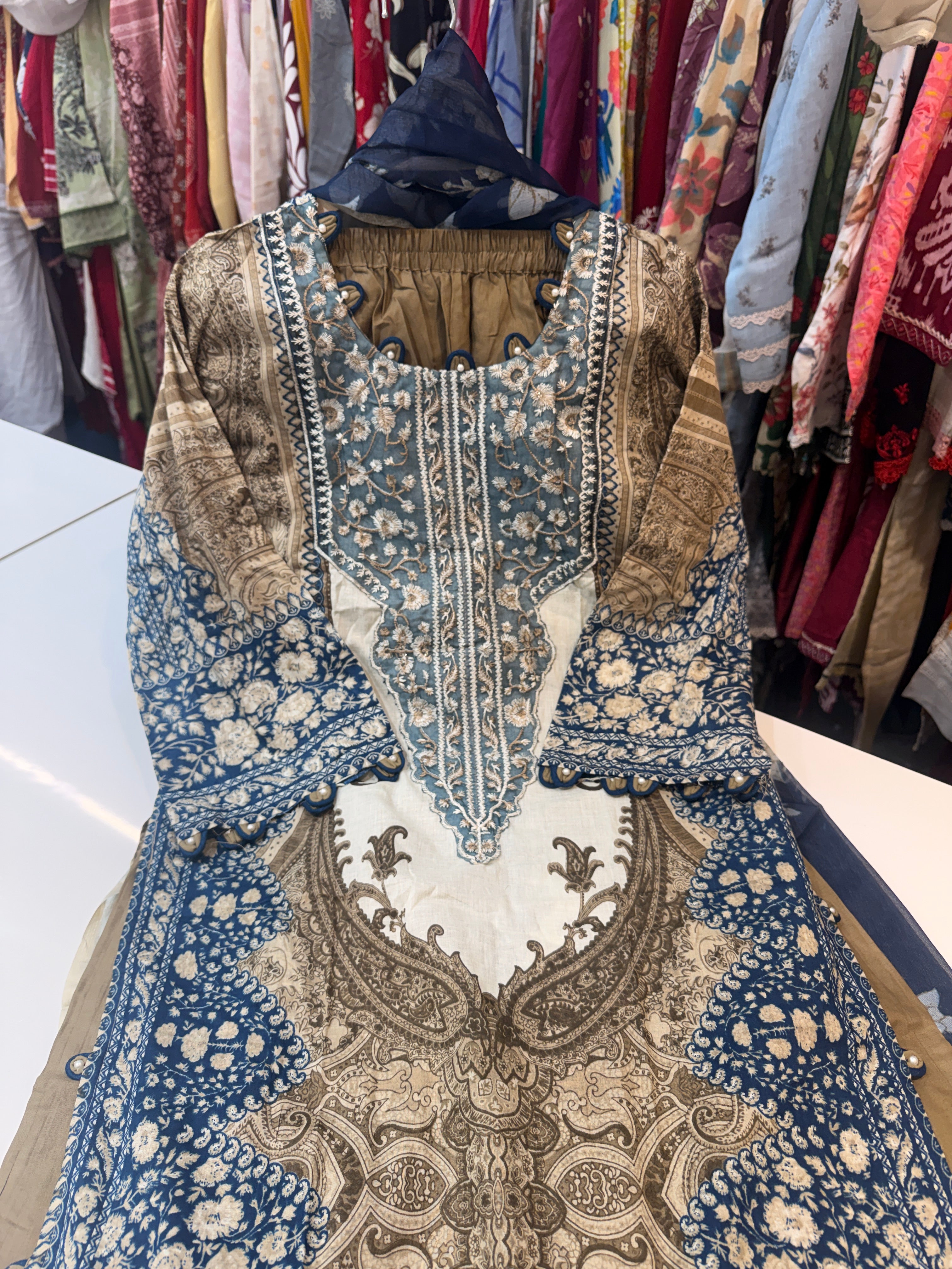 (Monsoon sale🌸)Pure cotton Karachi readymade suit