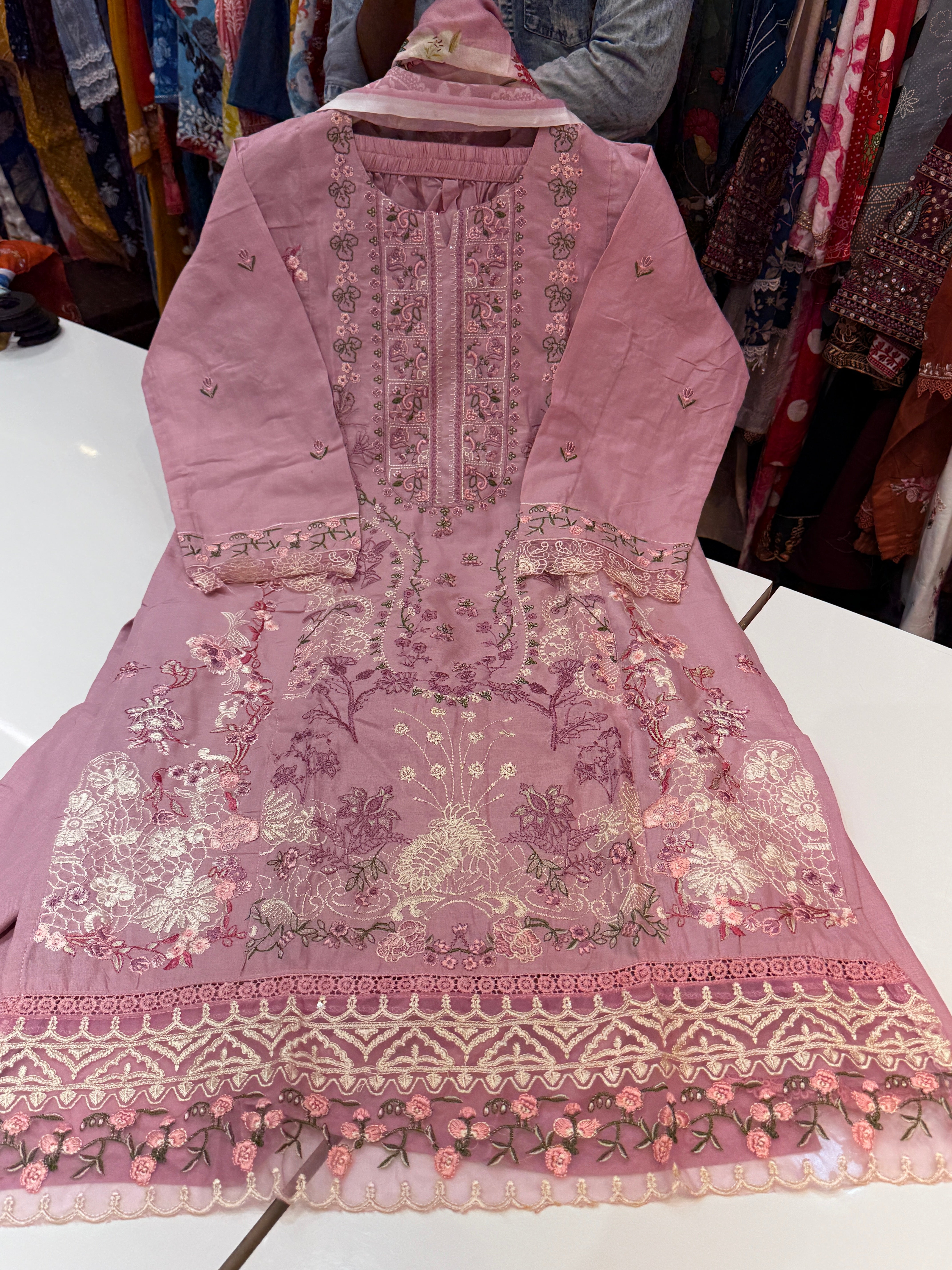 🏷️Stock clearance sale Pure cotton with heavy embroidery & cotton printed dupatta