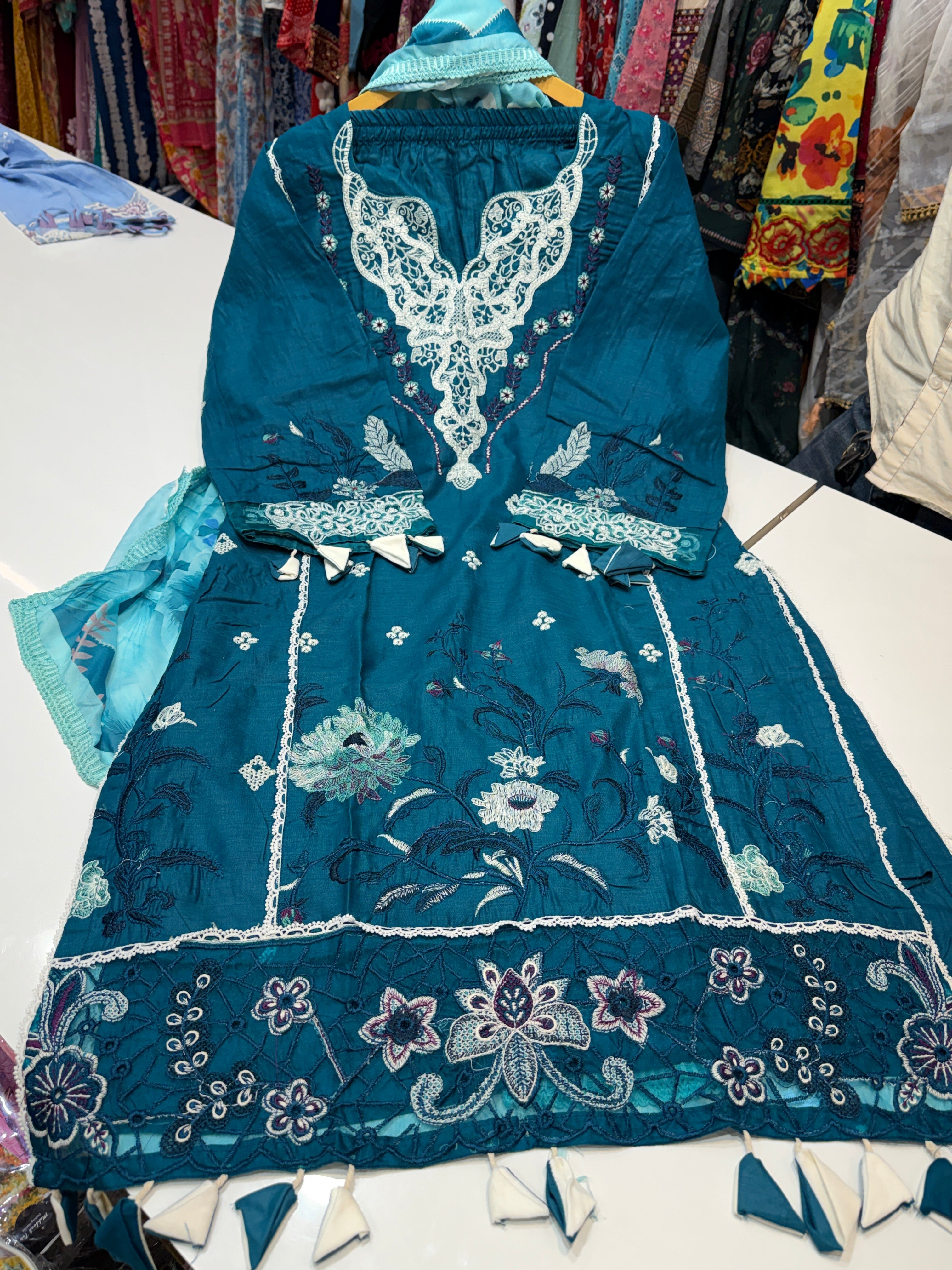 🏷️Stock clearance sale 2 Karachi cotton with hebay embroidery