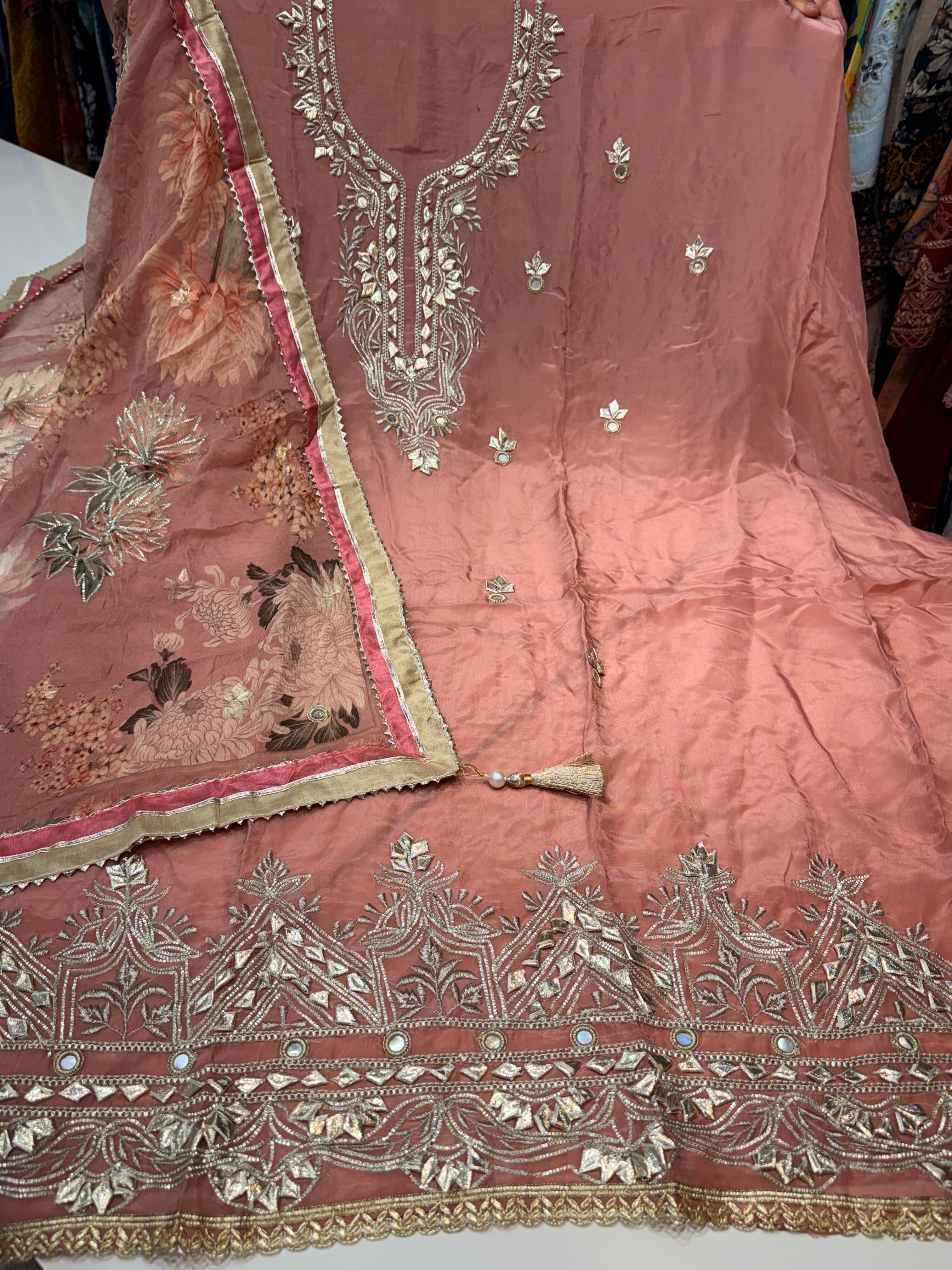 Product code 🏷️ (PG2202) Pure Glass GOTAPATTI Suit