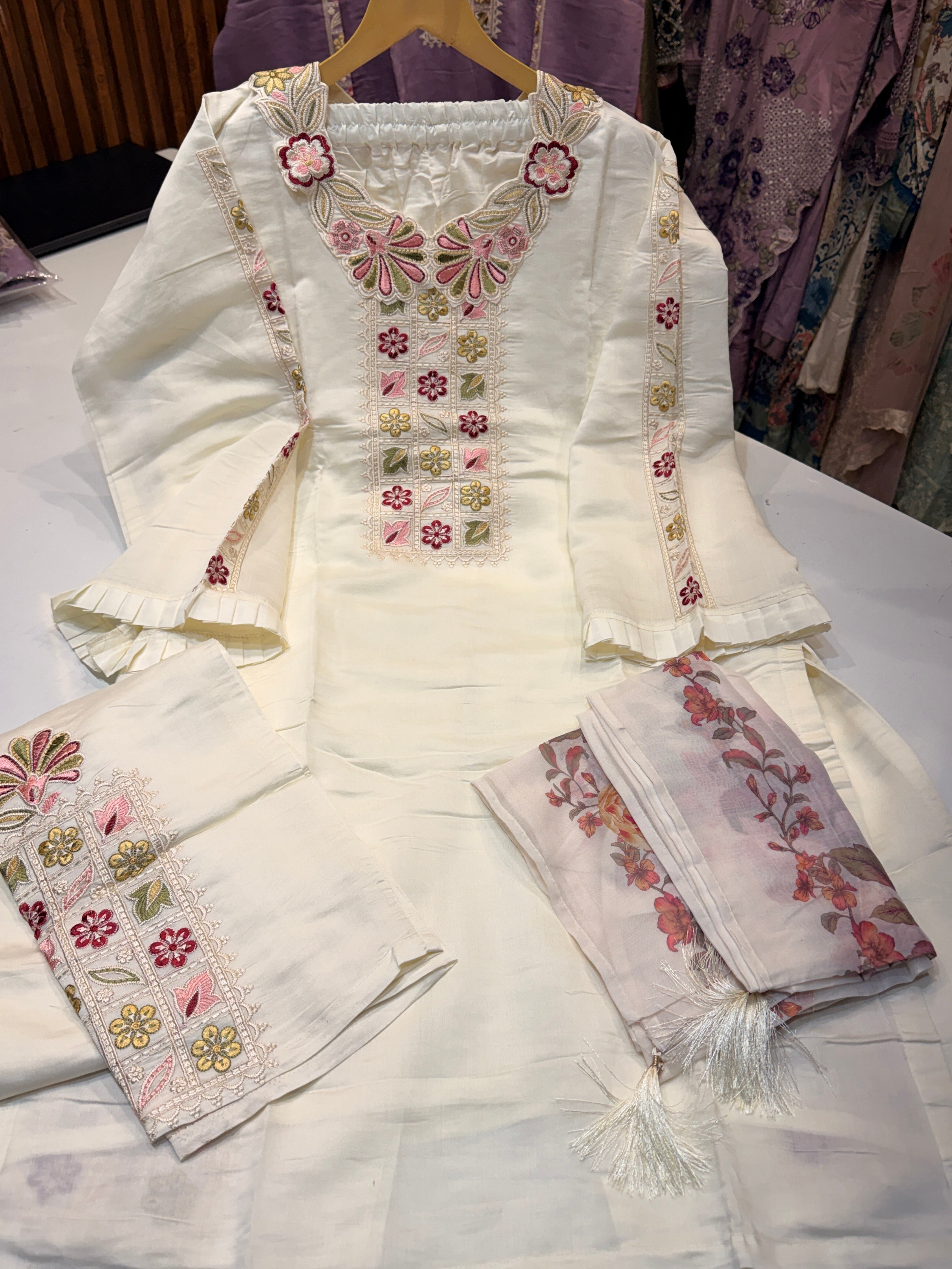 Product code:-(101)Cotton silk designer suit with work plazo ❤️
