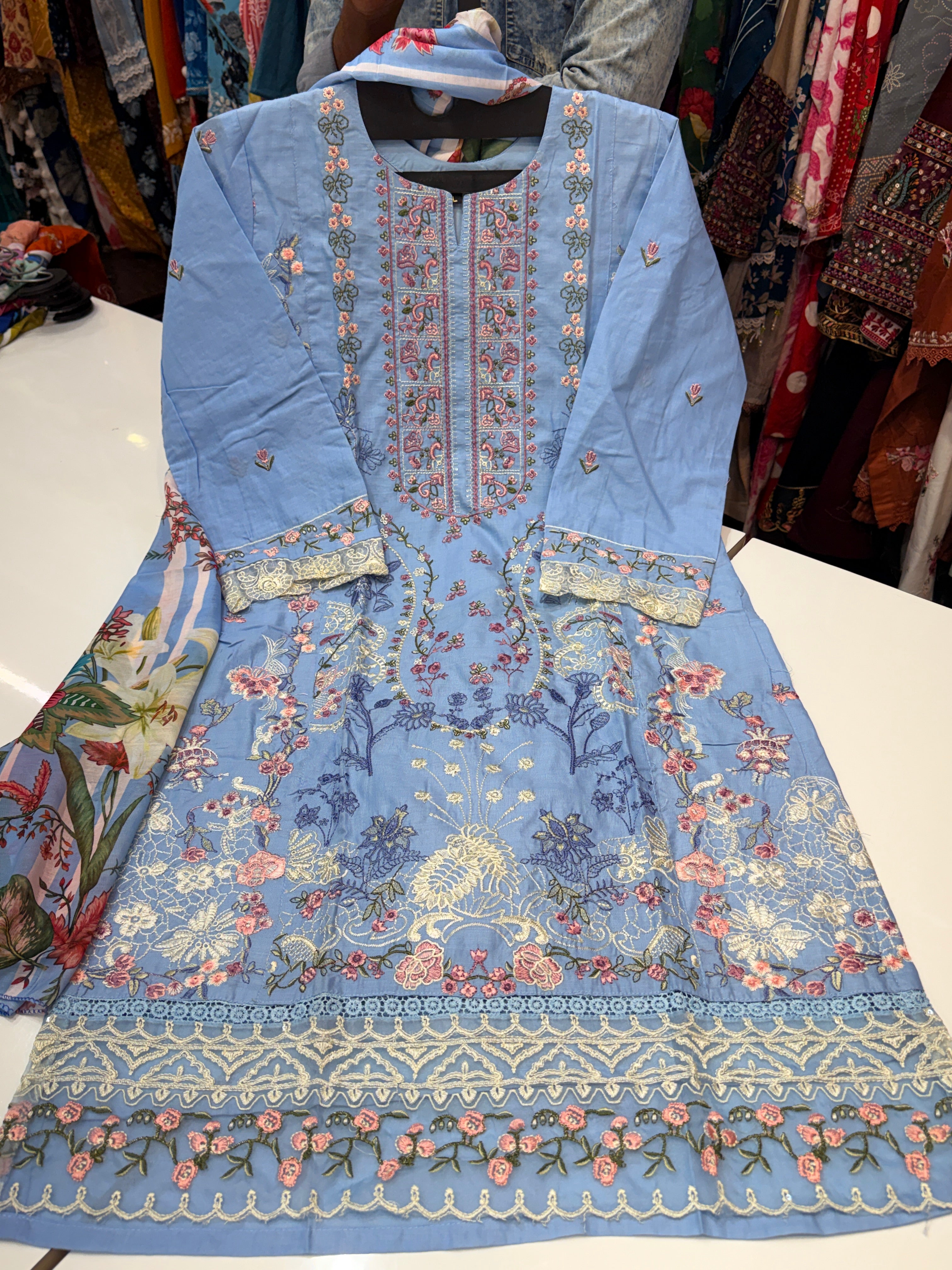 🏷️Stock clearance sale Pure cotton with heavy embroidery & cotton printed dupatta