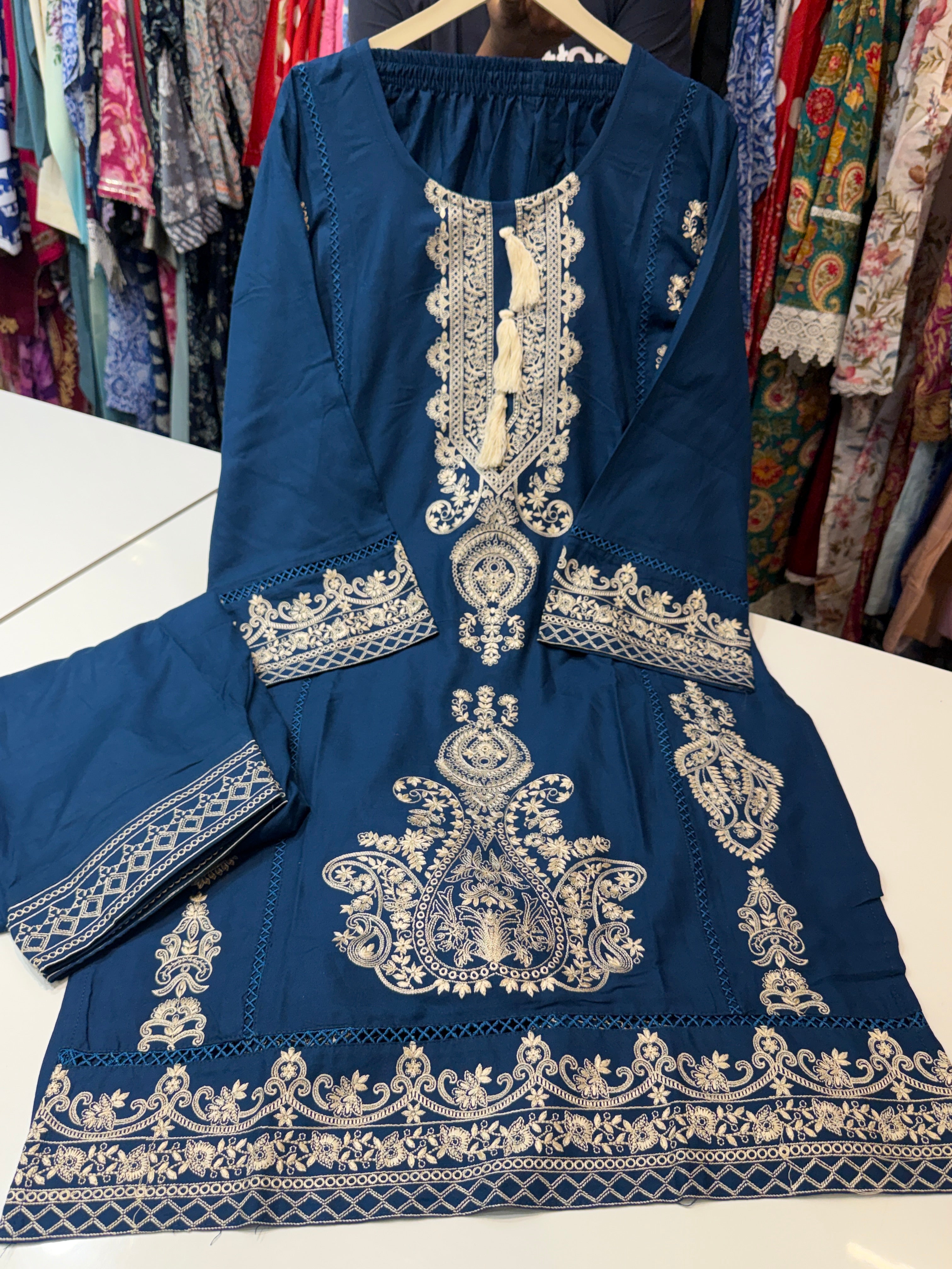 Product code🏷️ (RC1202)Bye bye summer sale Rayon Co-ord Set with farshi shalwar