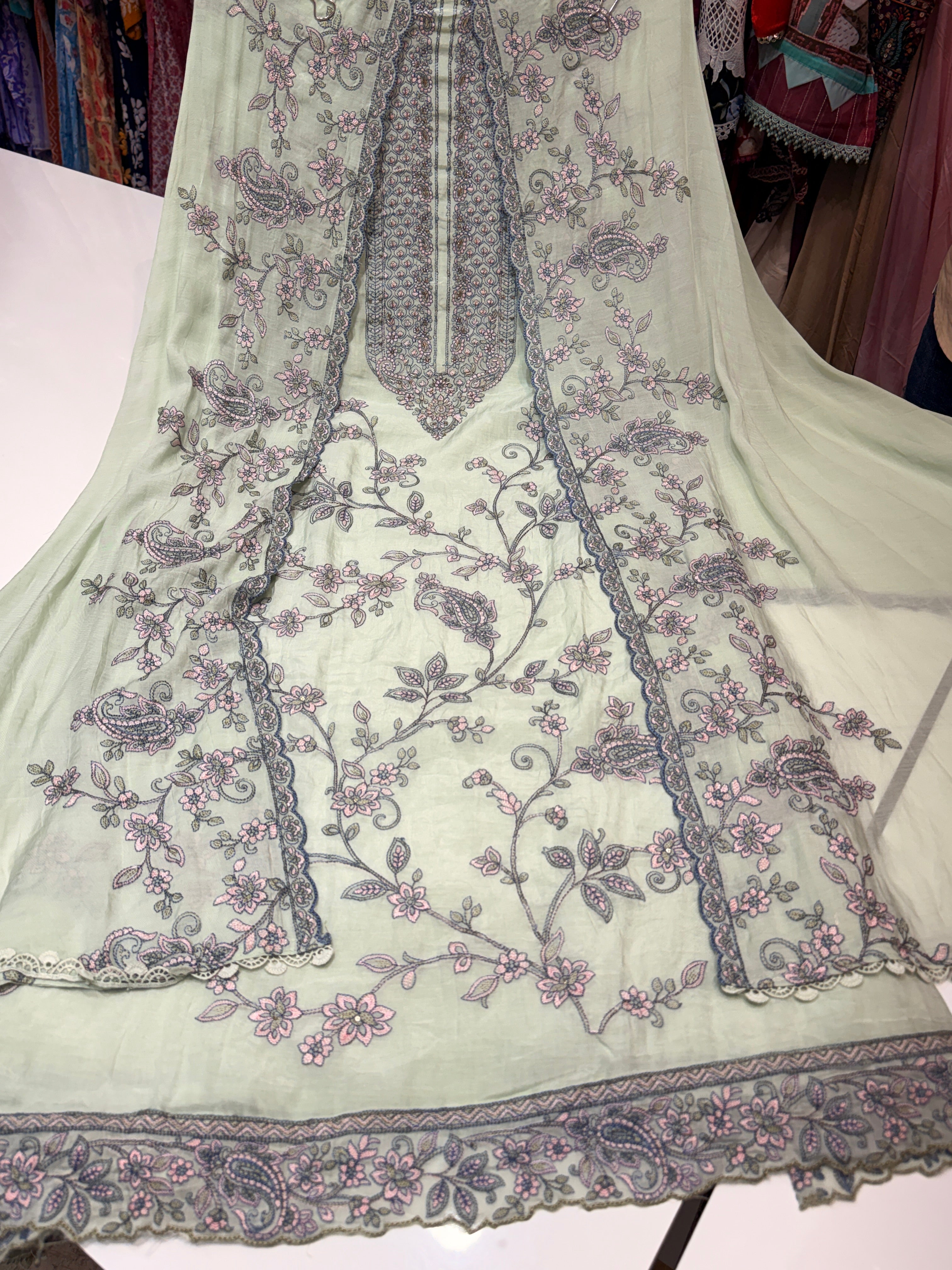 Product code:-(2001)Pure mul chanderi with heavy Kashmiri work