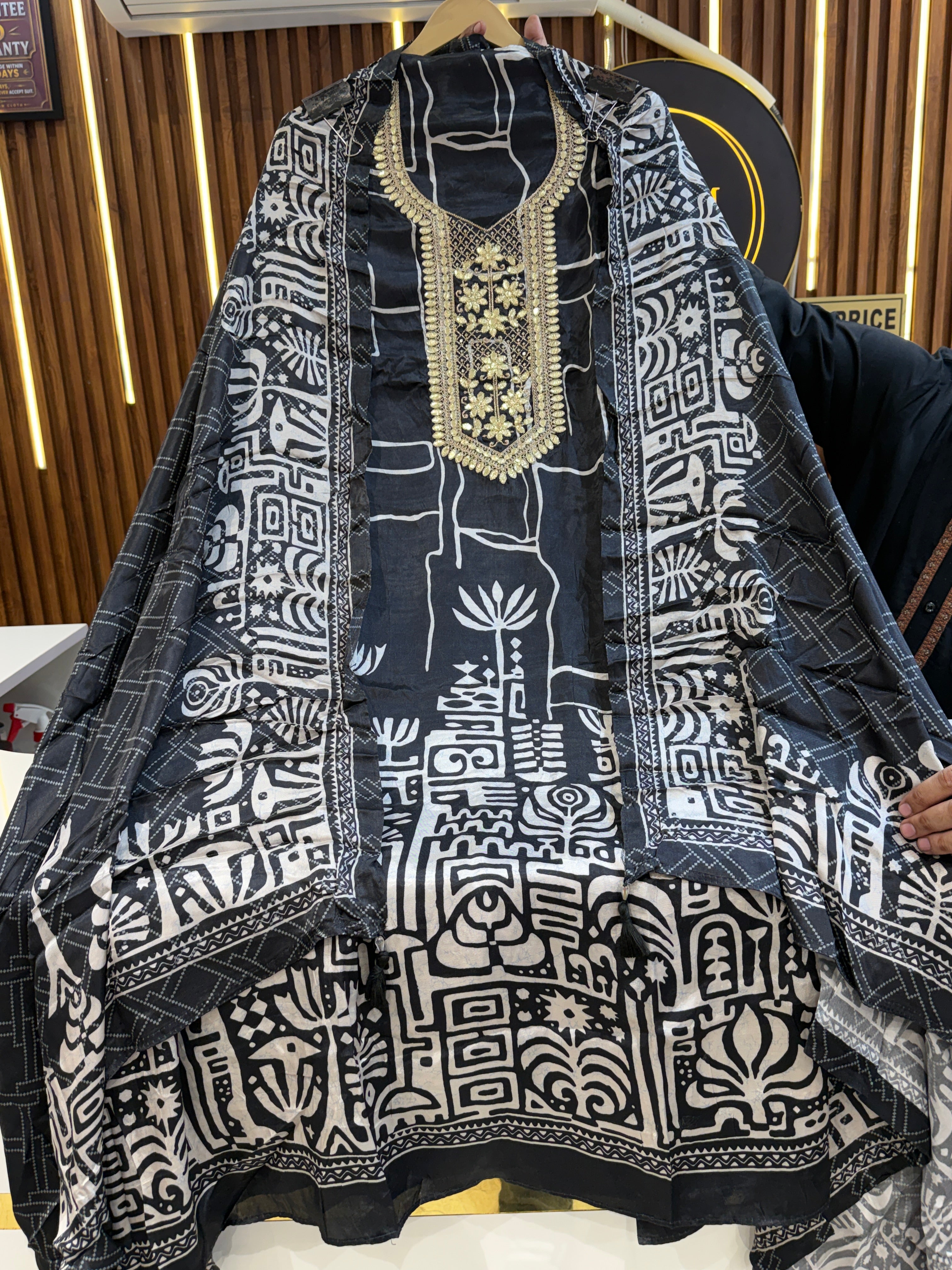 Product code 🏷️(GS2300)Gajji Silk Karachi suit