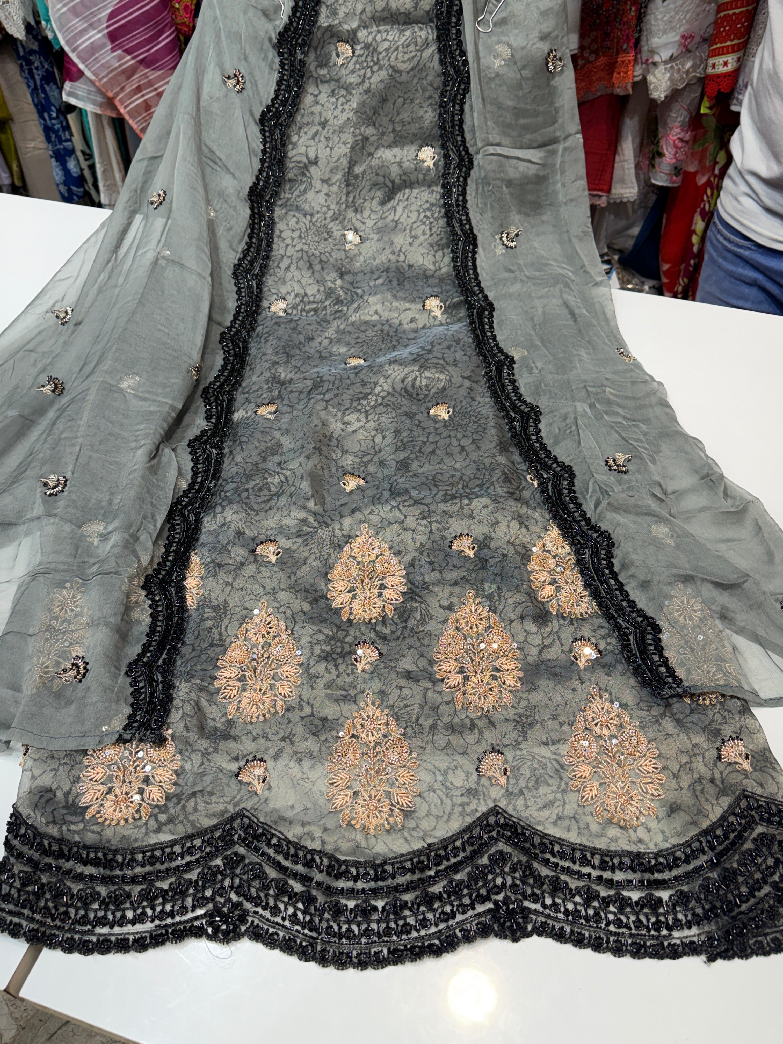 🏷️product code:-(SDC)Pure shimmer suit with heavy dabka work & cutdana work