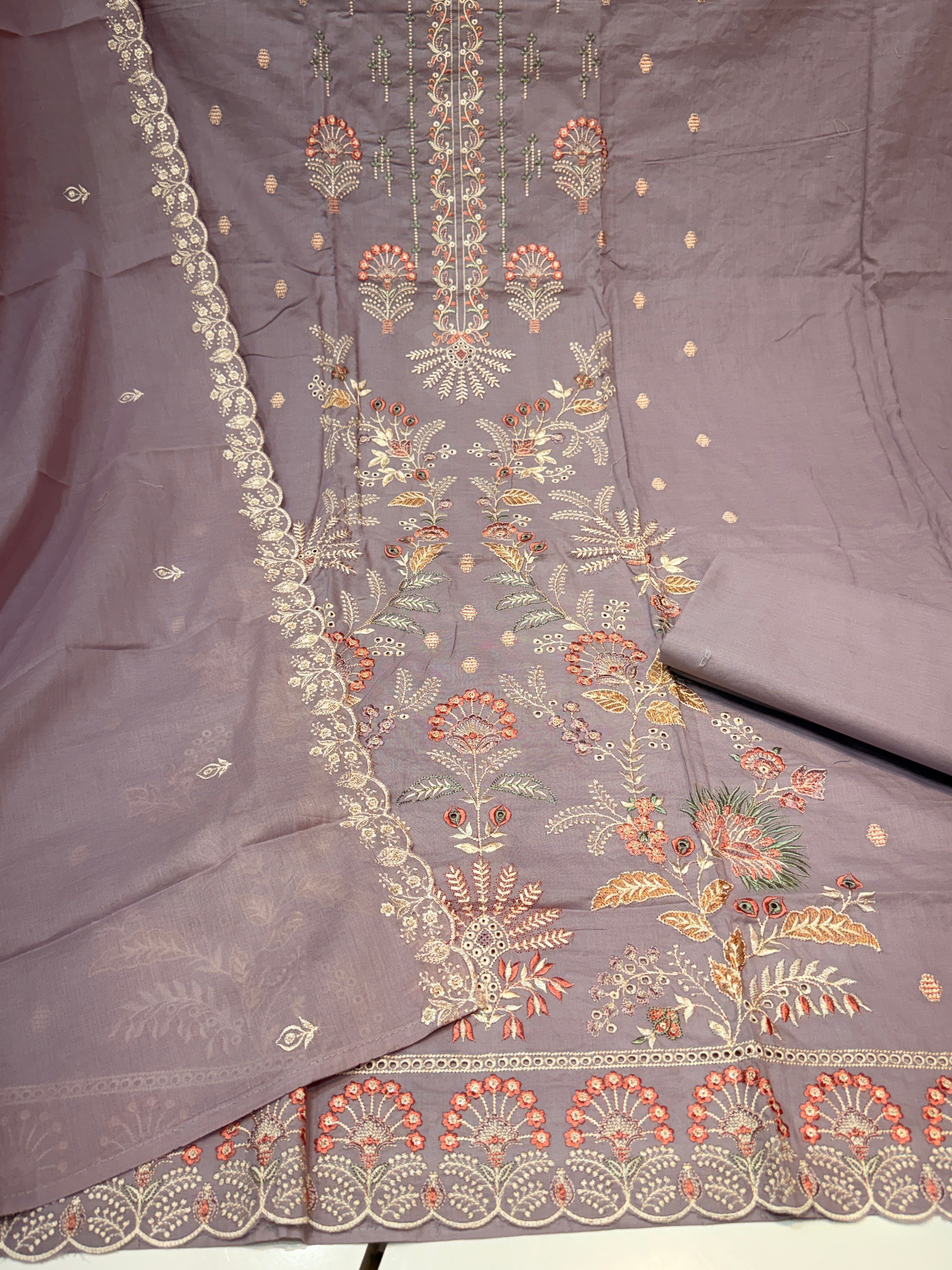 🏷️product code:-(1401)Pure lawn cotton suit with heavy embroidery ✅