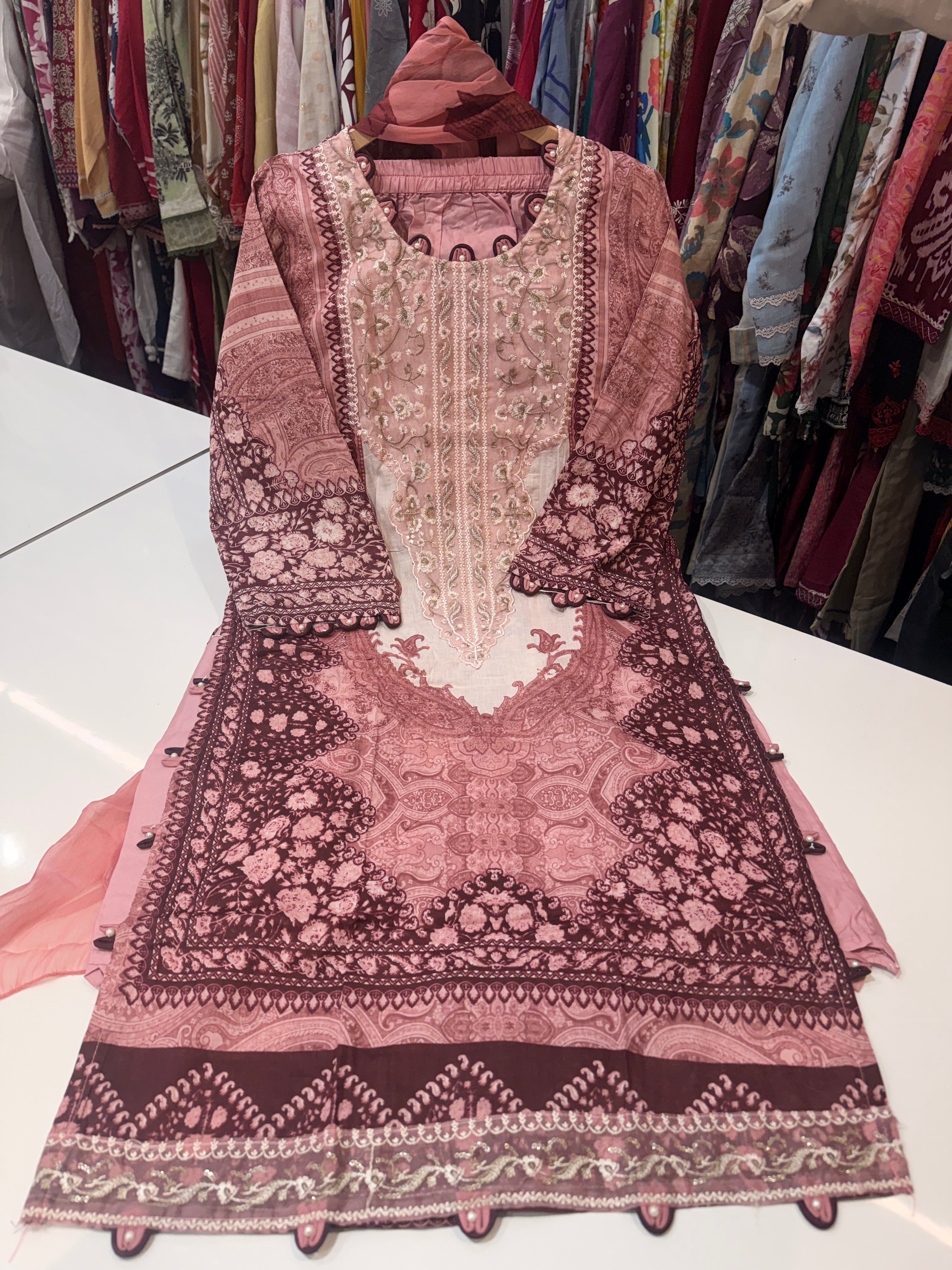(Monsoon sale🌸)Pure cotton Karachi readymade suit