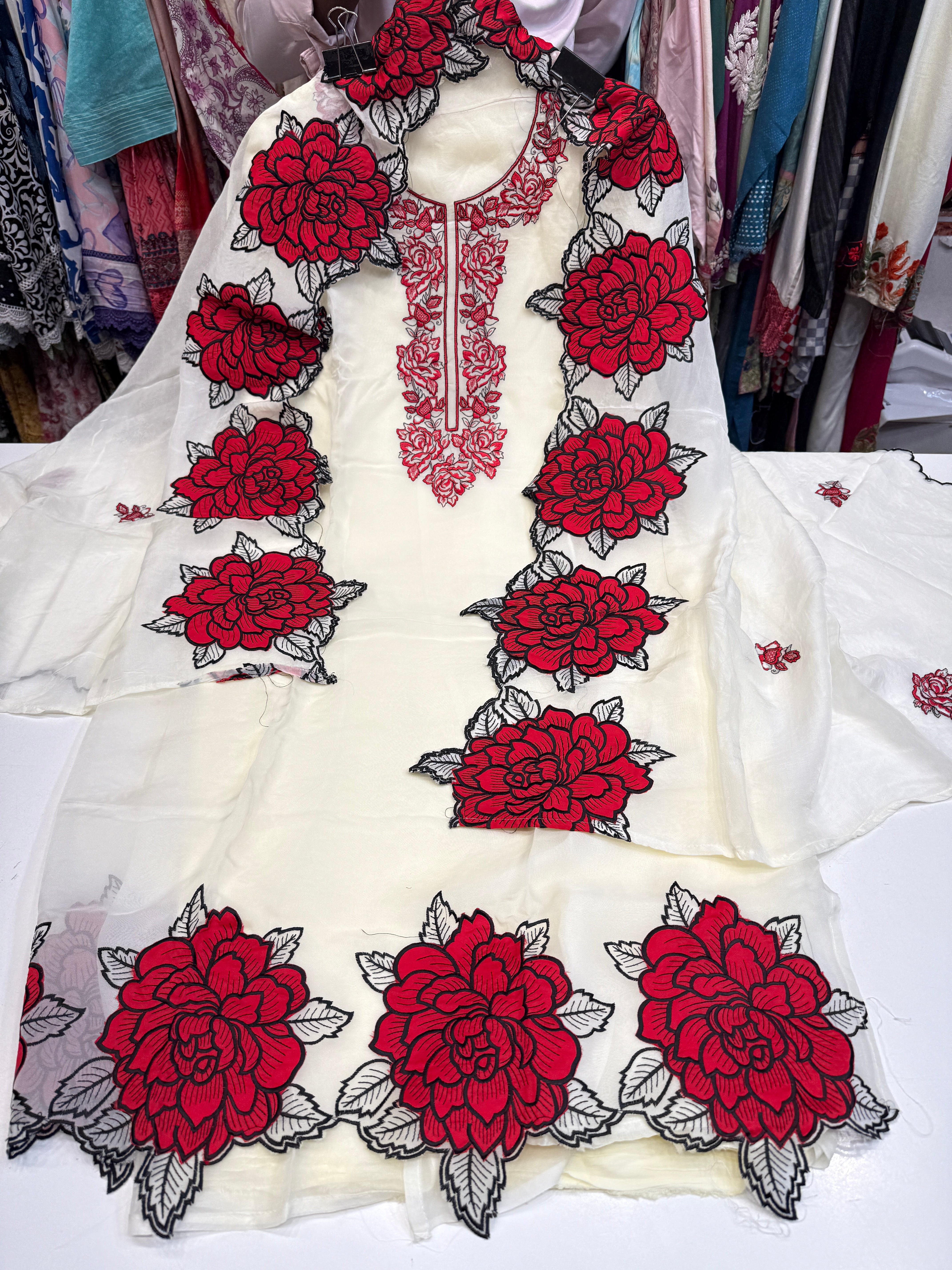 CELEBRITY’S COLLECTION WITH FLORAL WORK