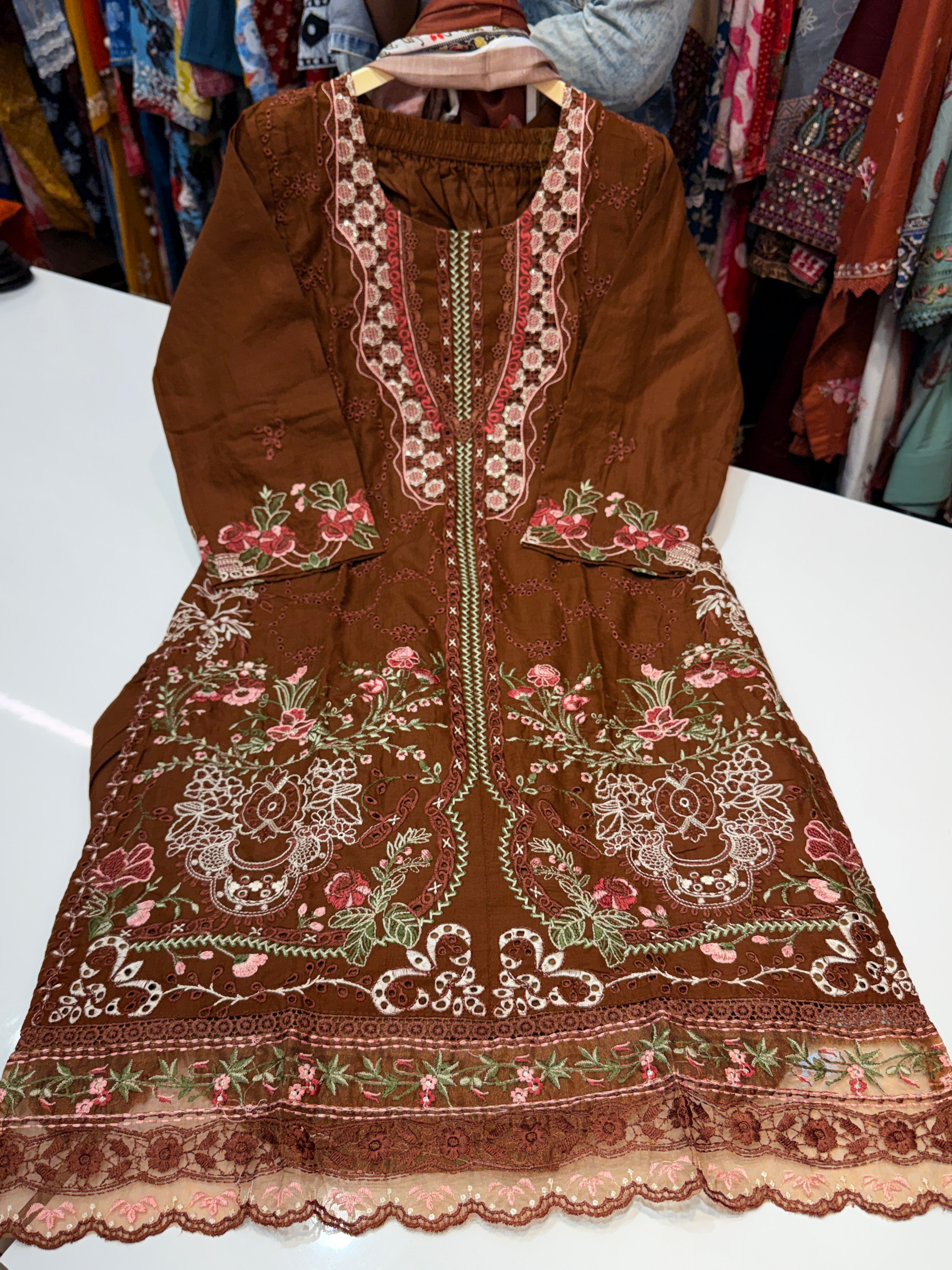 🏷️Stock clearance sale Pure cotton with heavy embroidery & cotton printed dupatta