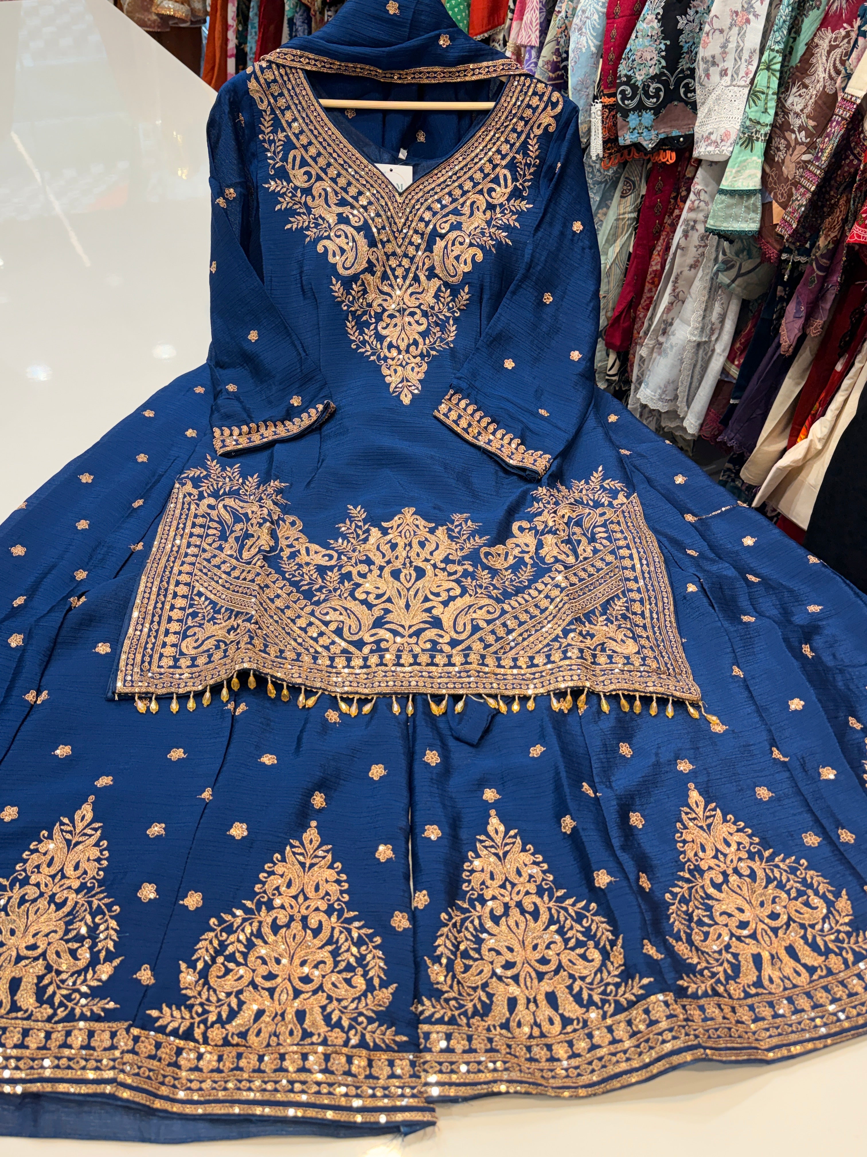 🏷️product code:-(C-2101)Pure chinon fabric heavy party wear suit with work plazo