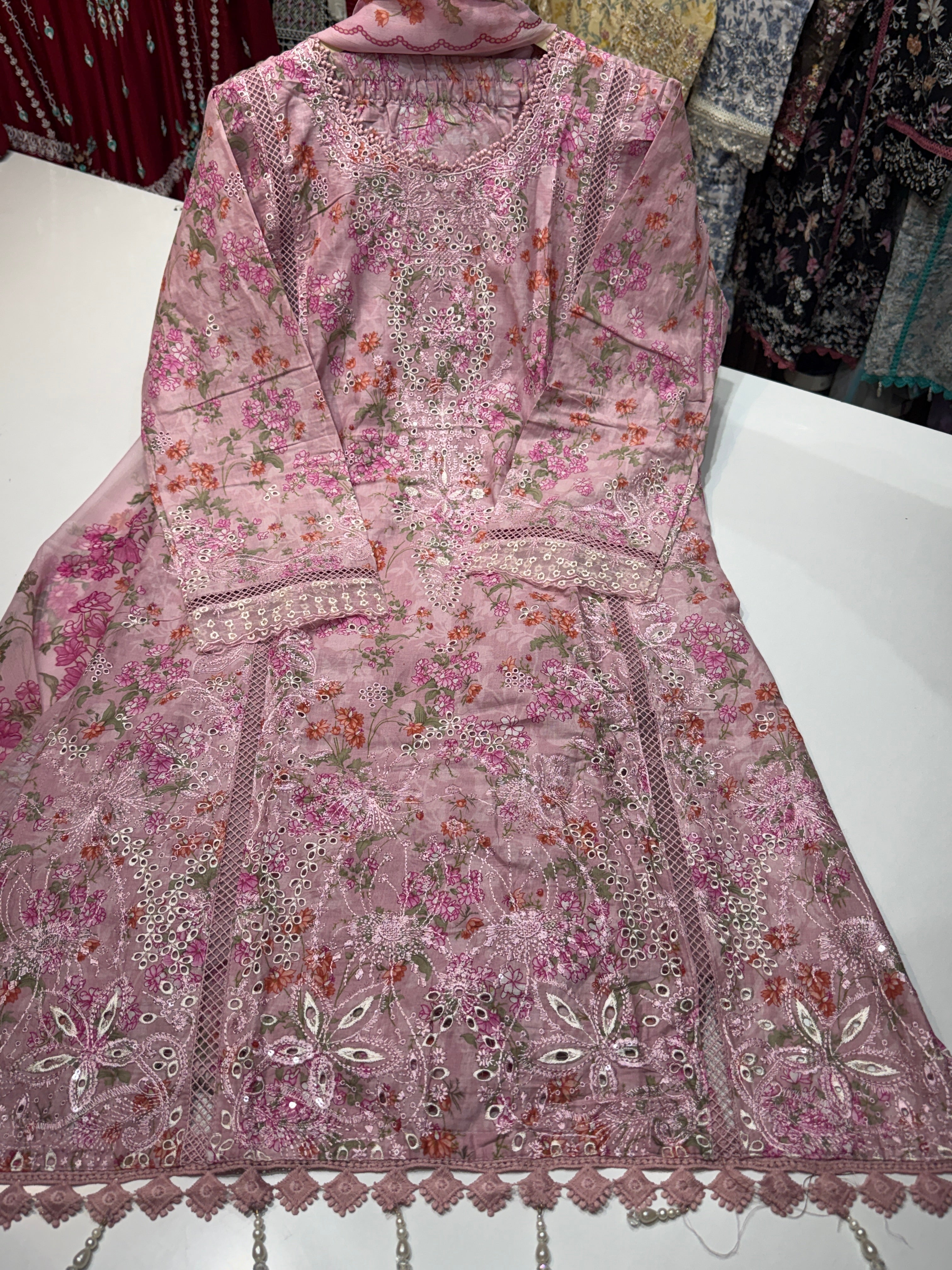 🏷️Product code:-(J-1351)(JADE) pure cotton suit with heavy embroidery work & trending farshi shalwar