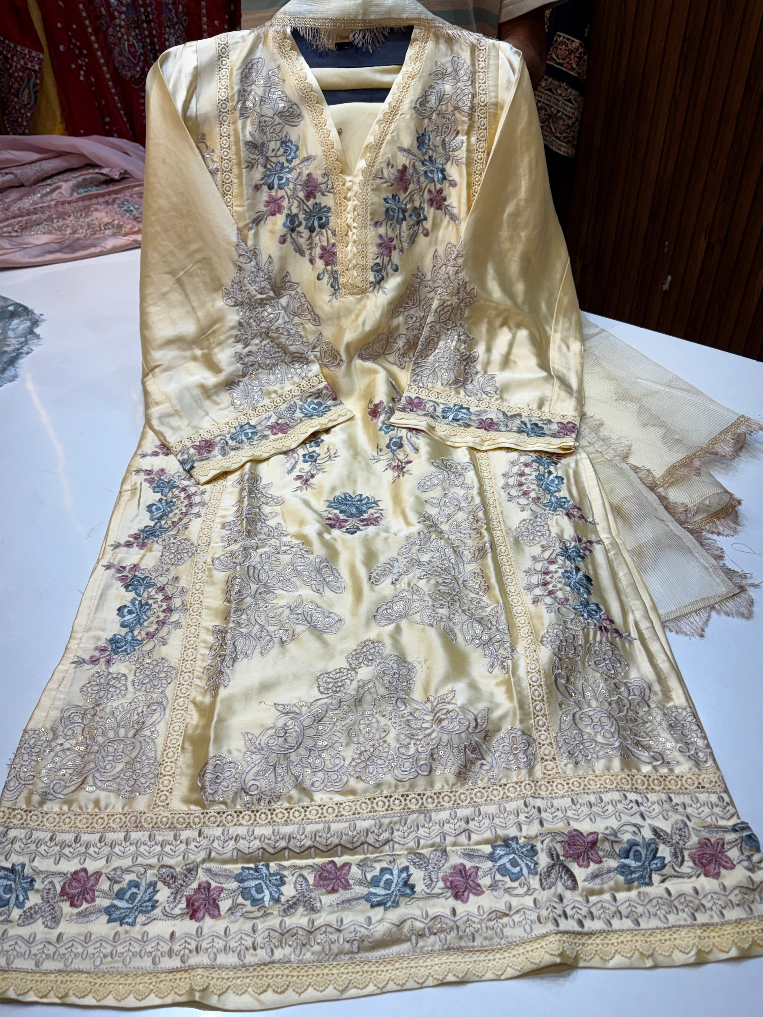 🏷️Product code : (DS1253🏷️)Trending Dubai satan designer hebay embroidery suit