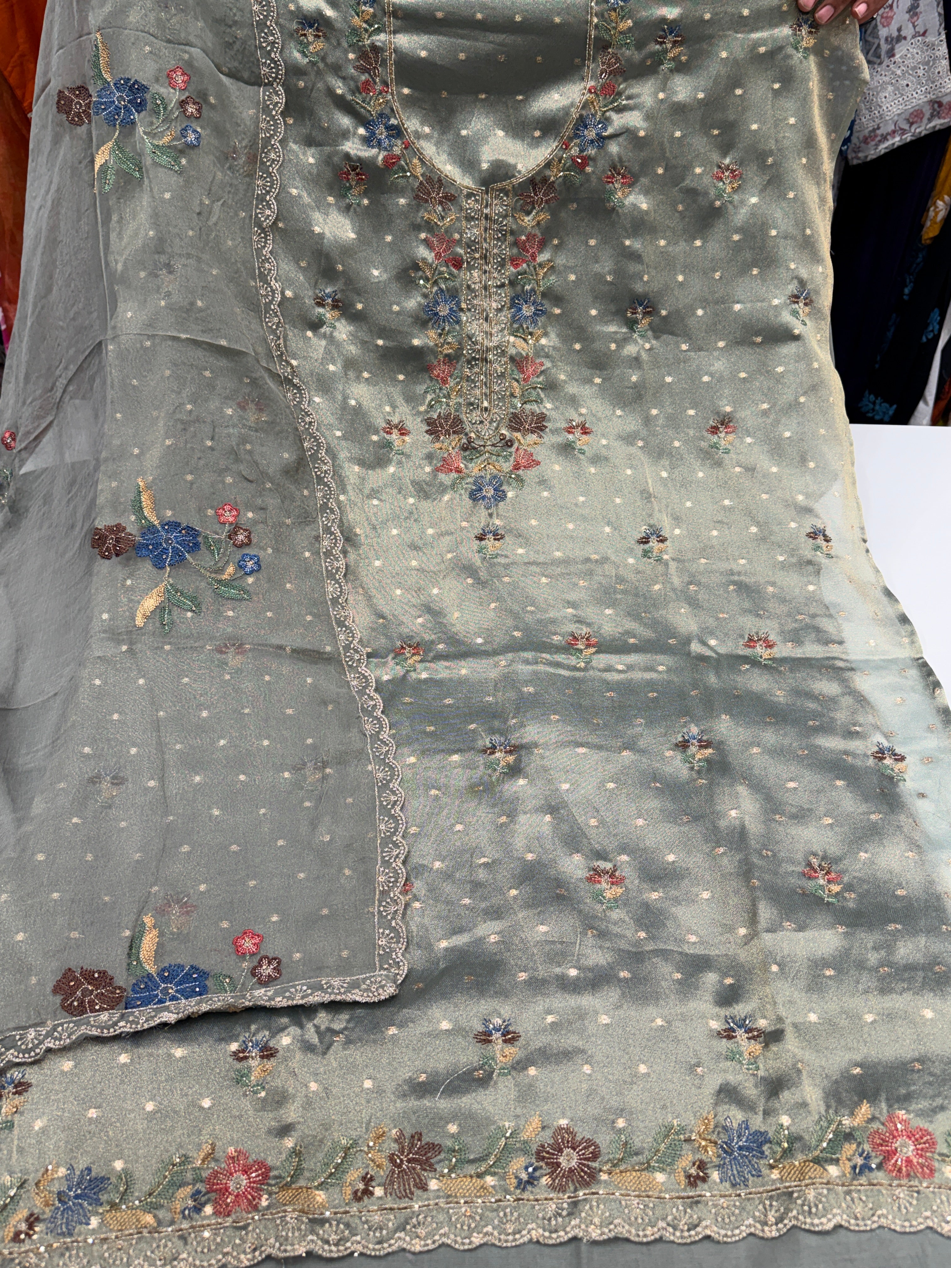 Product code 🏷️(mehroza) Mehroza Kashmiri touch for weddings
